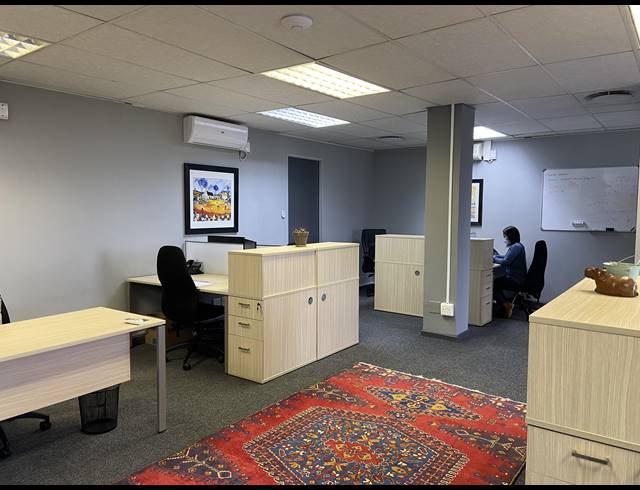 157M² OFFICE FOR SALE IN STEENBERG